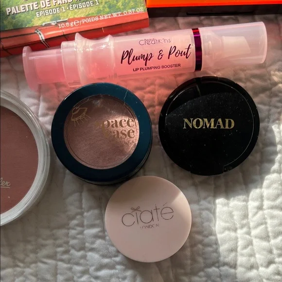 makeup bundle - Picture 4 of 5